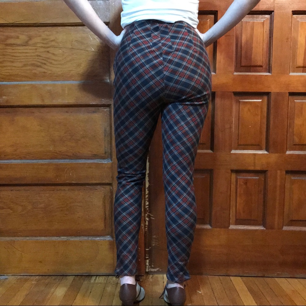 Unique Vintage High-Waisted Tartan Cigarette Pants - Picture 3 of 4